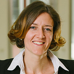 DR. KAROLIEN NOTEBAERT Founder One Step Ahead – Notebaert Consulting